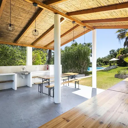 Villa Charming Algarve Quinta Luz 9 Bedrooms Large Pool & Snooker
