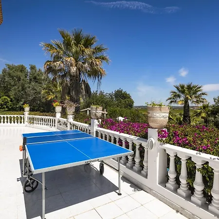 Villa Charming Algarve Quinta Luz 9 Bedrooms Large Pool & Snooker