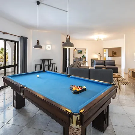 Villa Charming Algarve Quinta Luz 9 Bedrooms Large Pool Snooker Table Silves